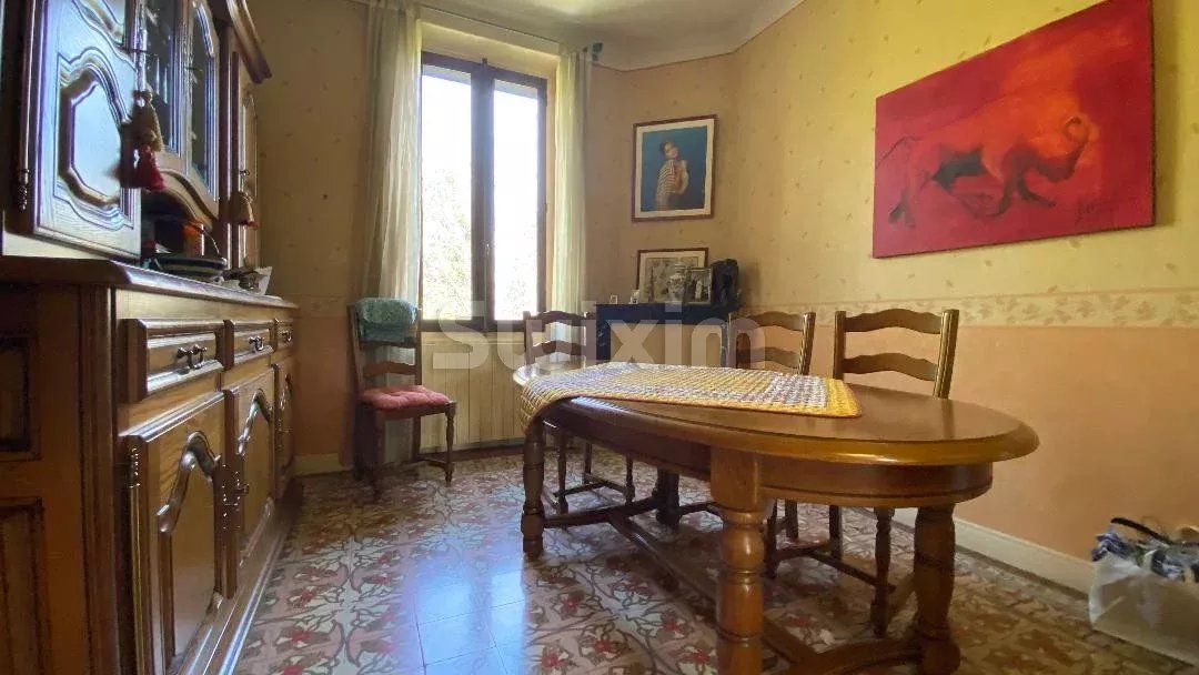 villa 6 Camere in vendita su Alès (30100)
