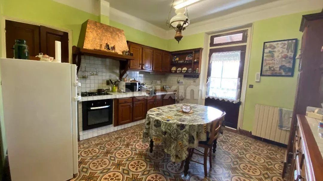 villa 6 Camere in vendita su Alès (30100)