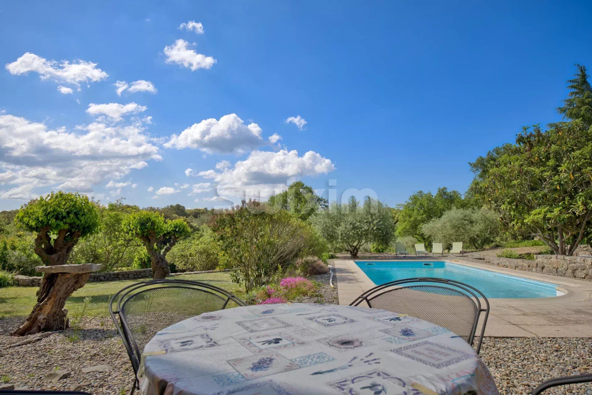 mas 10 Pièces en vente sur Les Vans (07140)