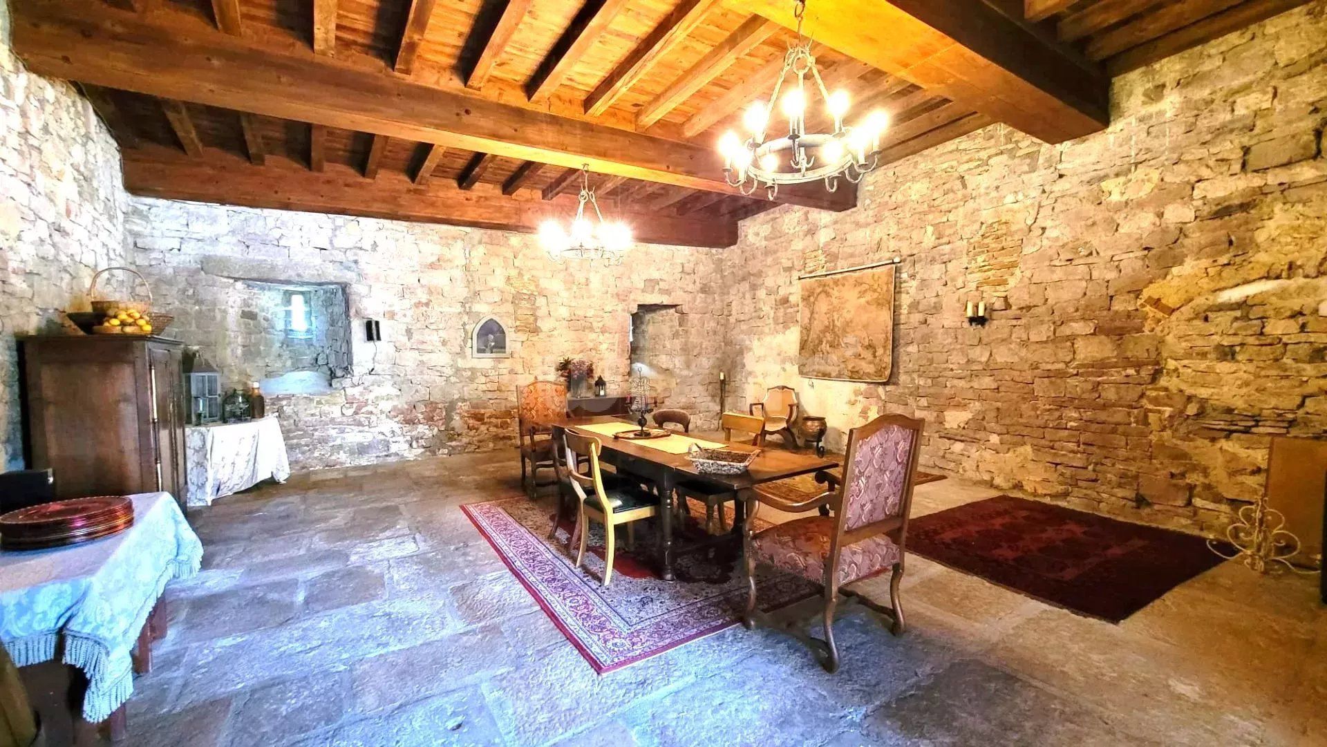 propriété 13 Pièces en vente sur Cuiseaux (71480)