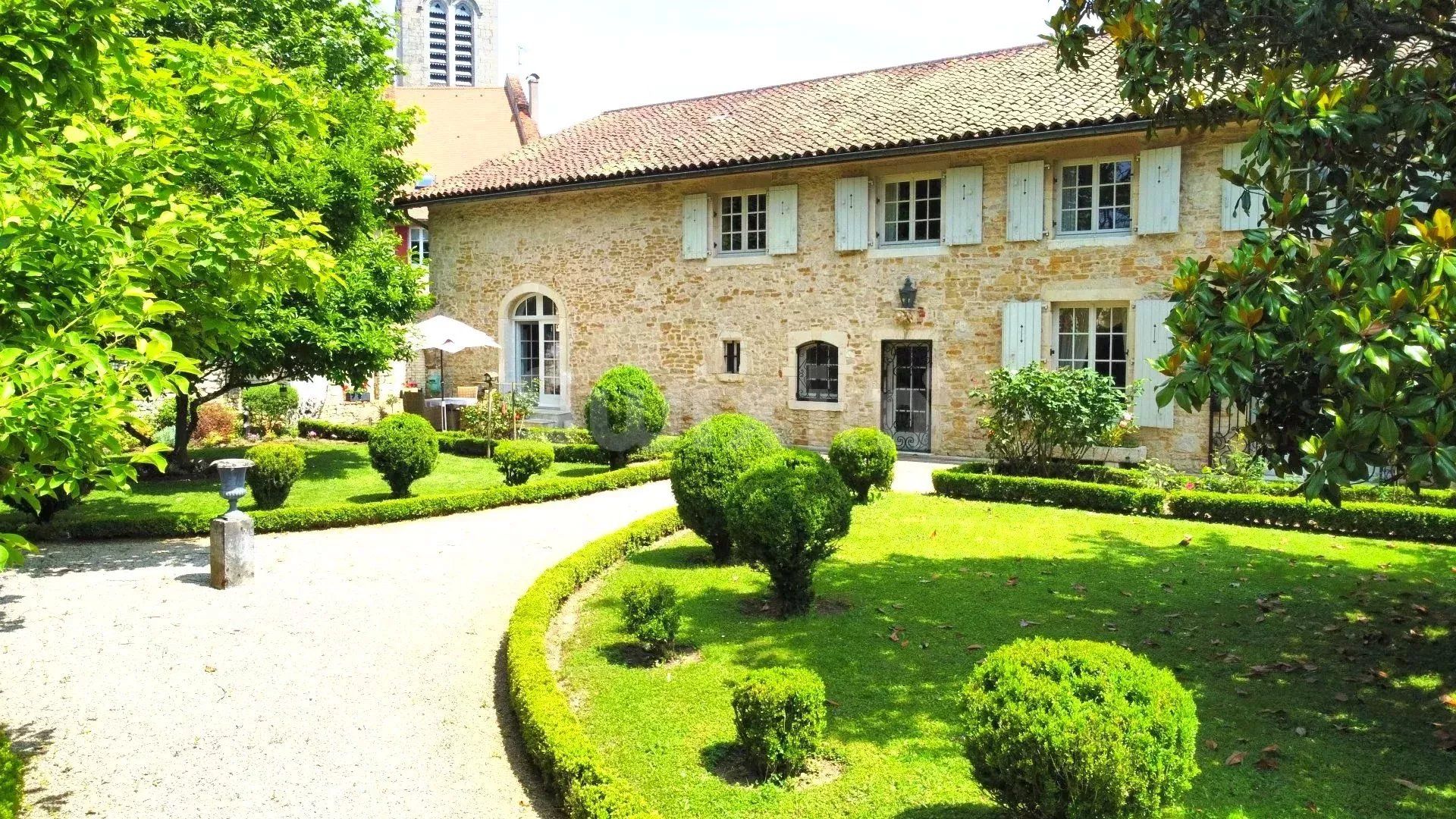 propriété 13 Pièces en vente sur Cuiseaux (71480)