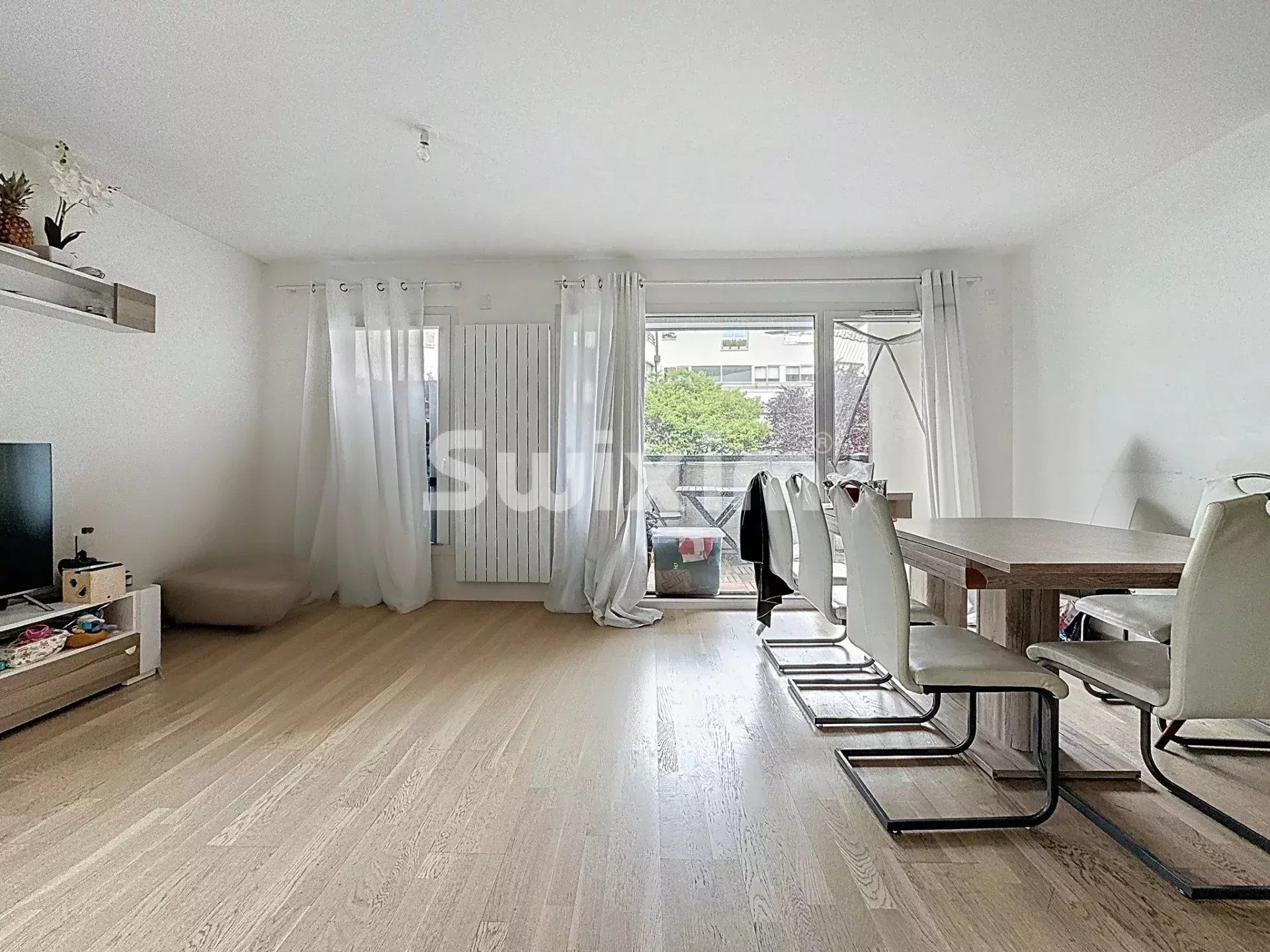 apartment 4 Rooms for sale on Ferney-Voltaire (01210)