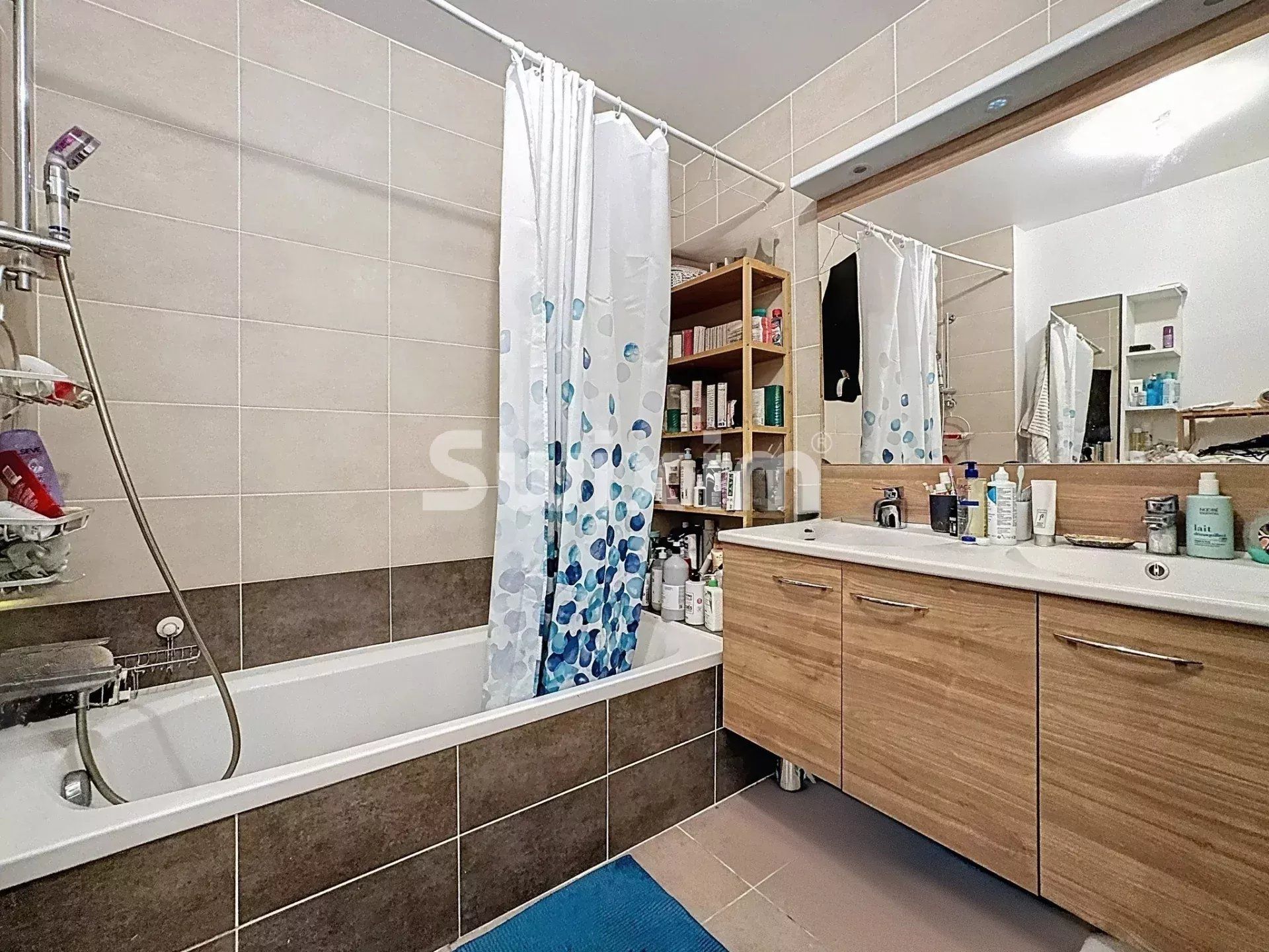 apartment 4 Rooms for sale on Ferney-Voltaire (01210)