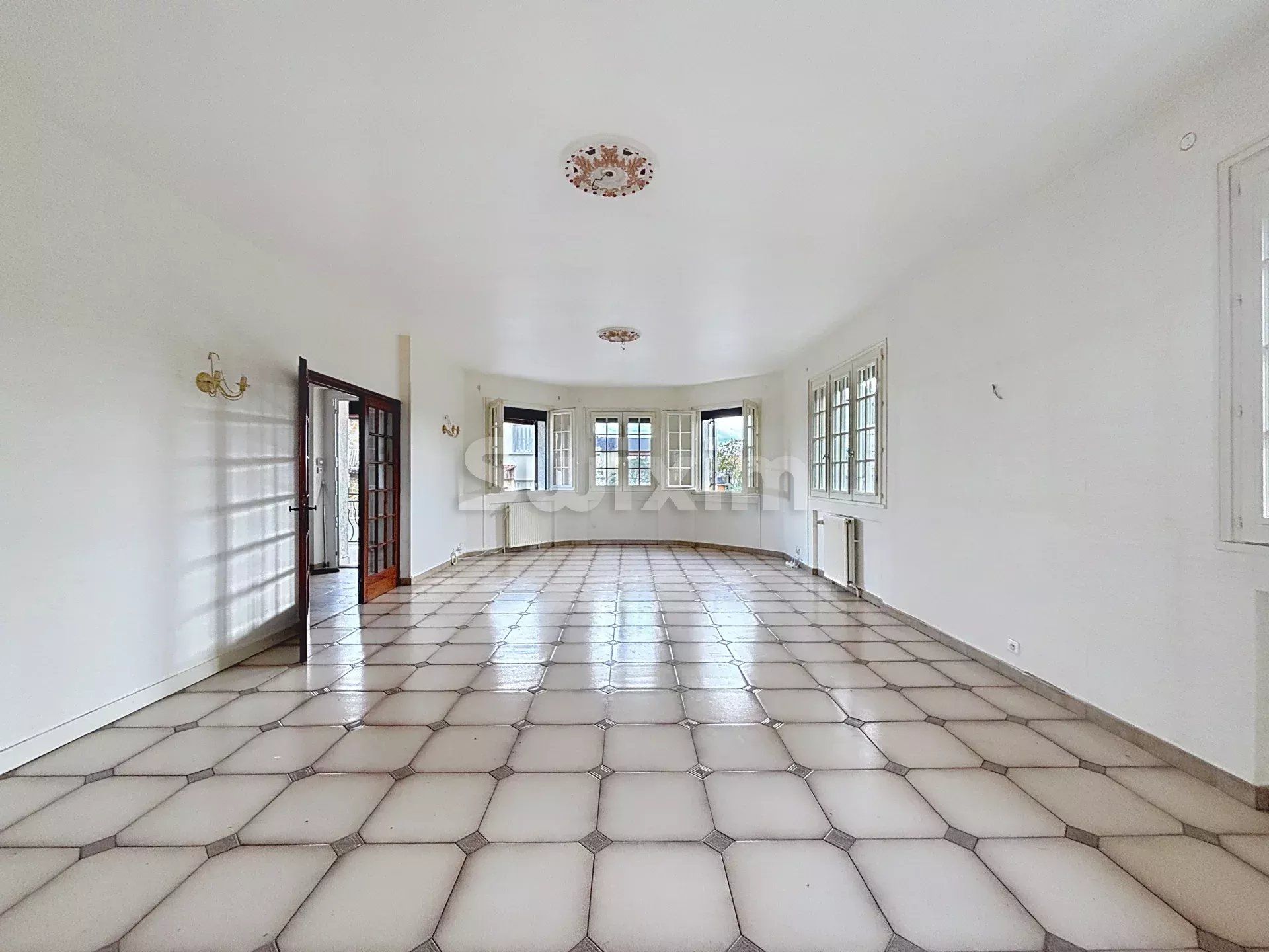 propriété 13 Pièces en vente sur Décines-Charpieu (69150)