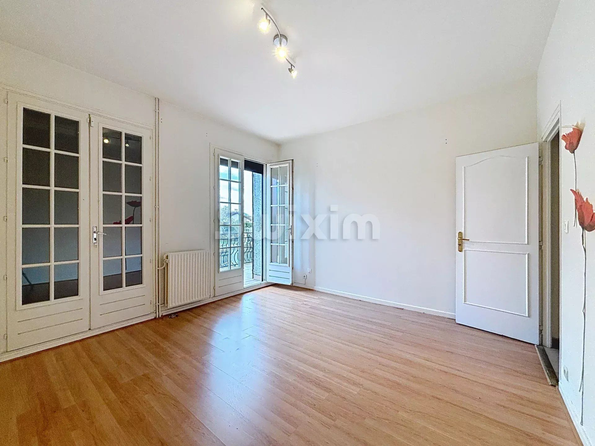 propriété 13 Pièces en vente sur Décines-Charpieu (69150)