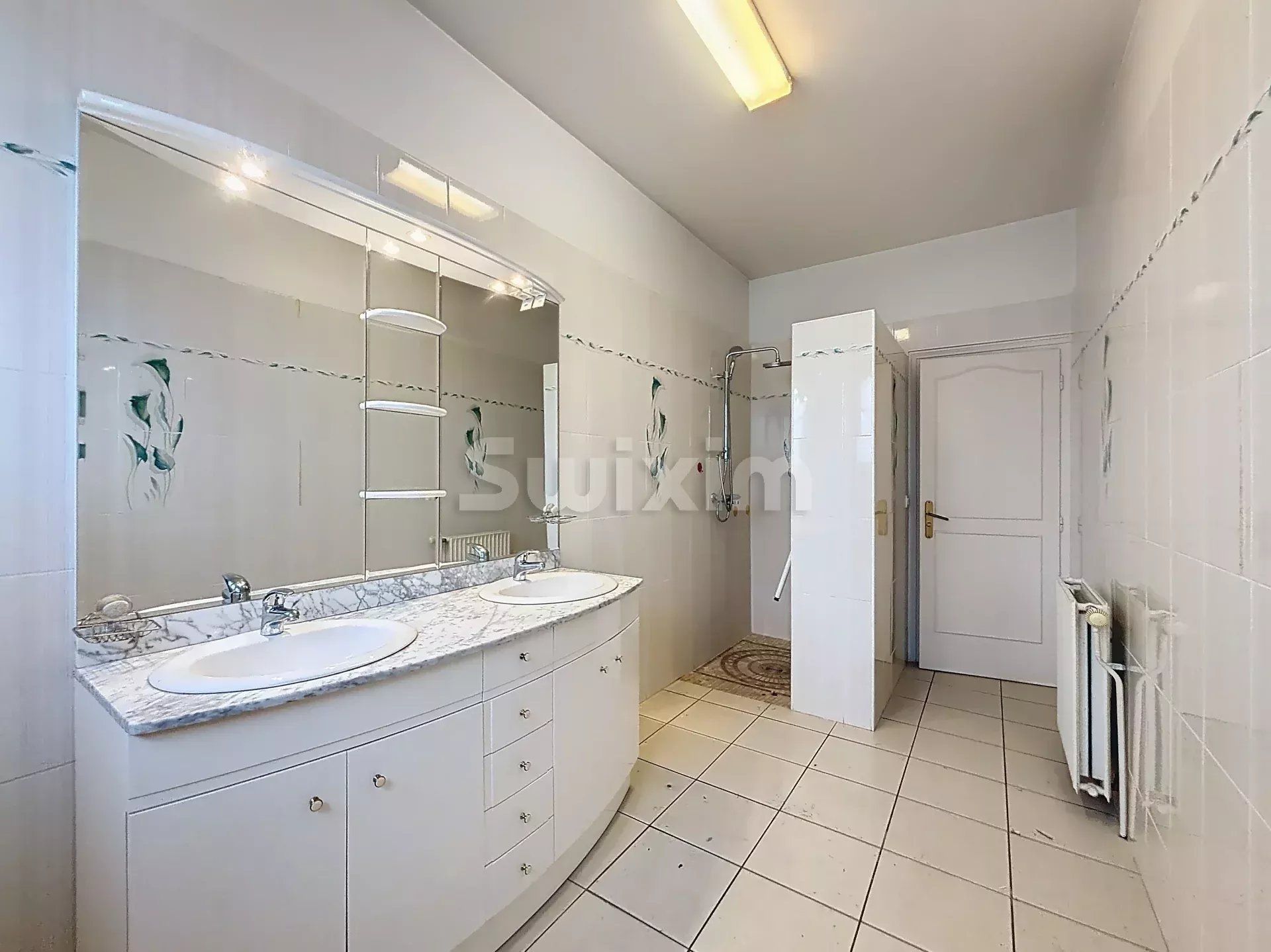 propriété 13 Pièces en vente sur Décines-Charpieu (69150)