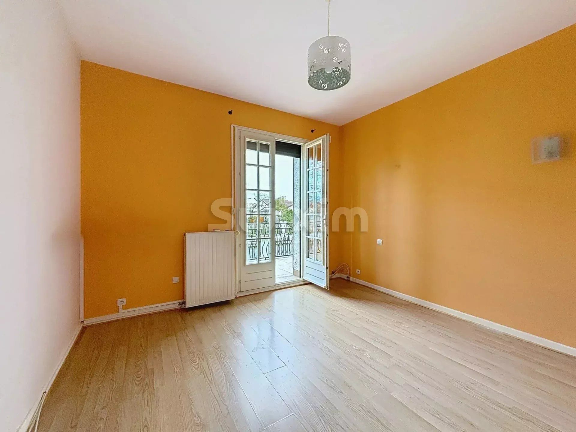 propriété 13 Pièces en vente sur Décines-Charpieu (69150)