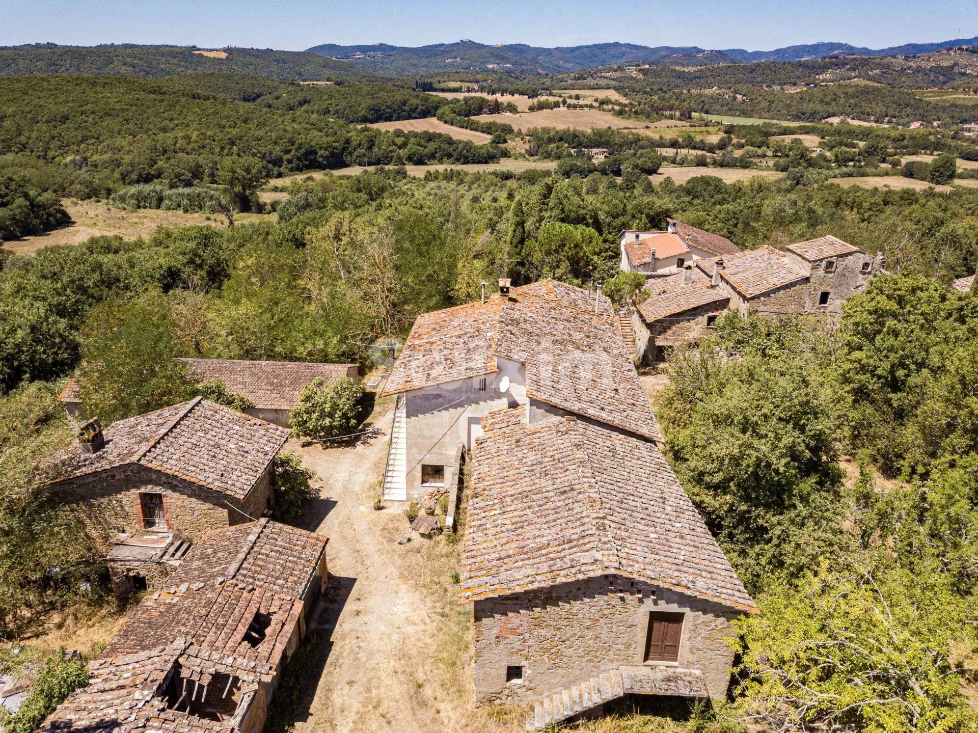 chaumière 90 Pièces en vente sur Bucine (52021)