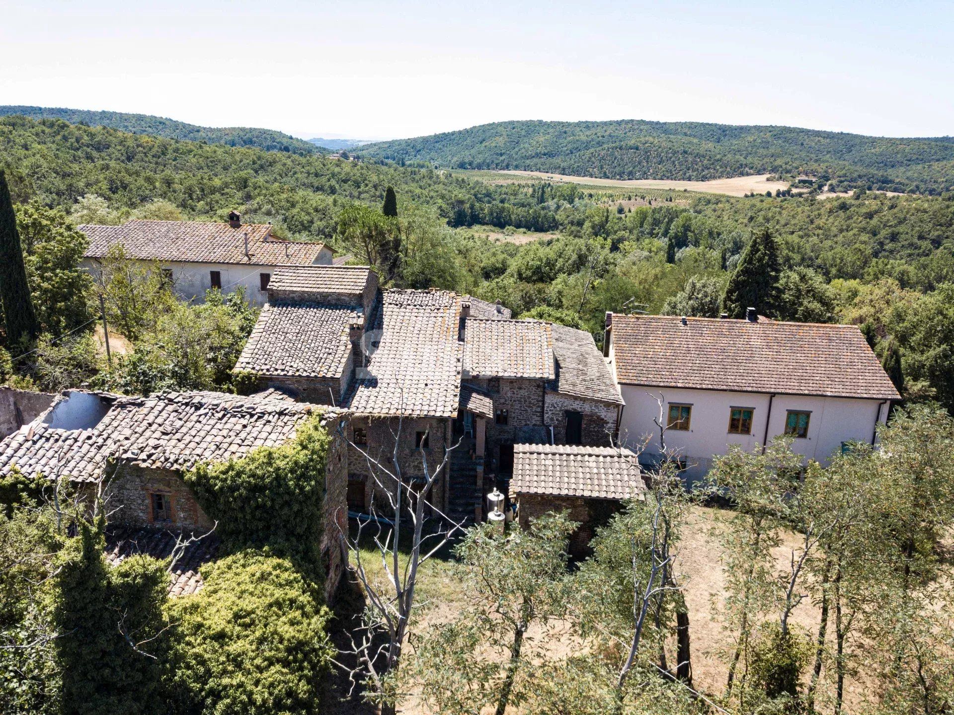 chaumière 90 Pièces en vente sur Bucine (52021)