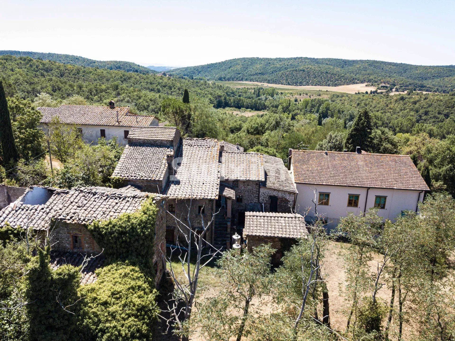 chaumière 90 Pièces en vente sur Bucine (52021)