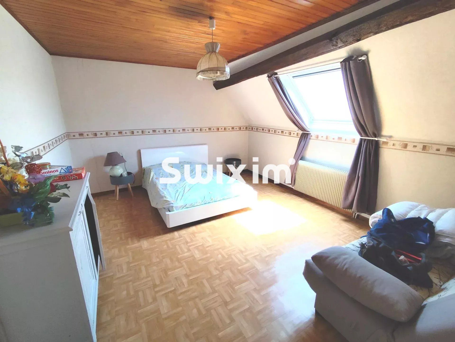 house 6 Rooms for sale on Louhans (71500)