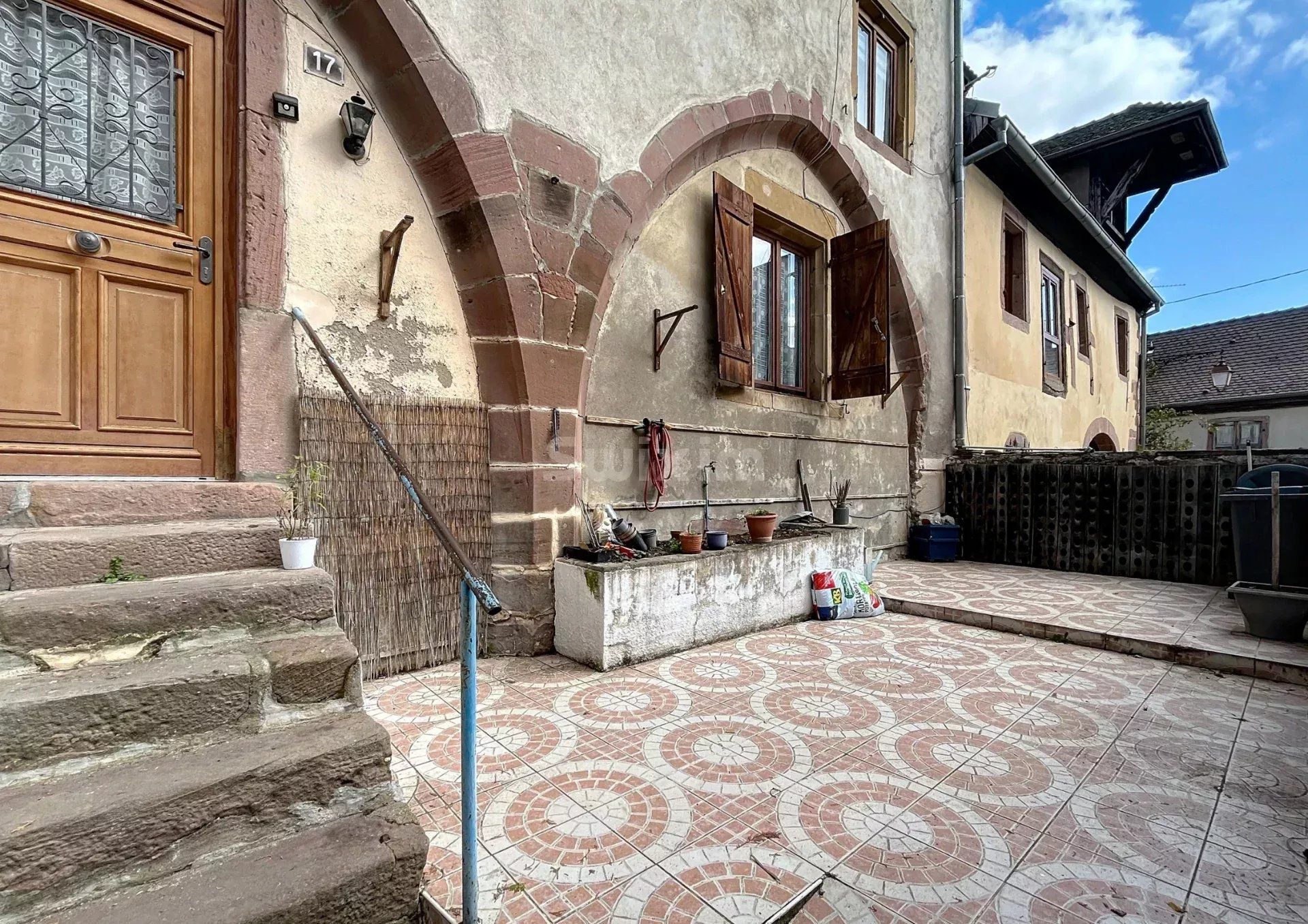 house 8 Rooms for sale on Riquewihr (68340)