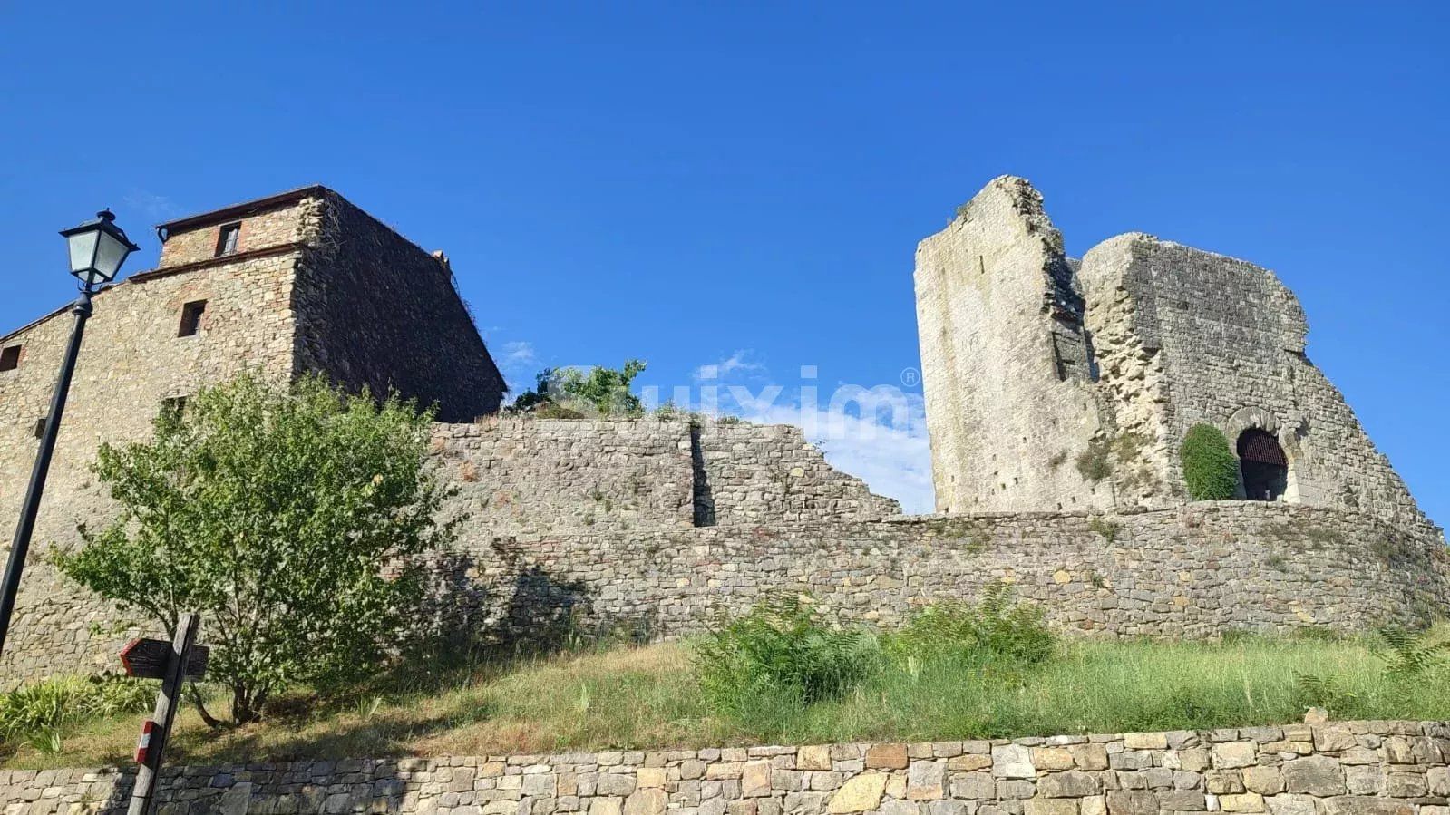 maison 4 Pièces en vente sur Bucine (52021)