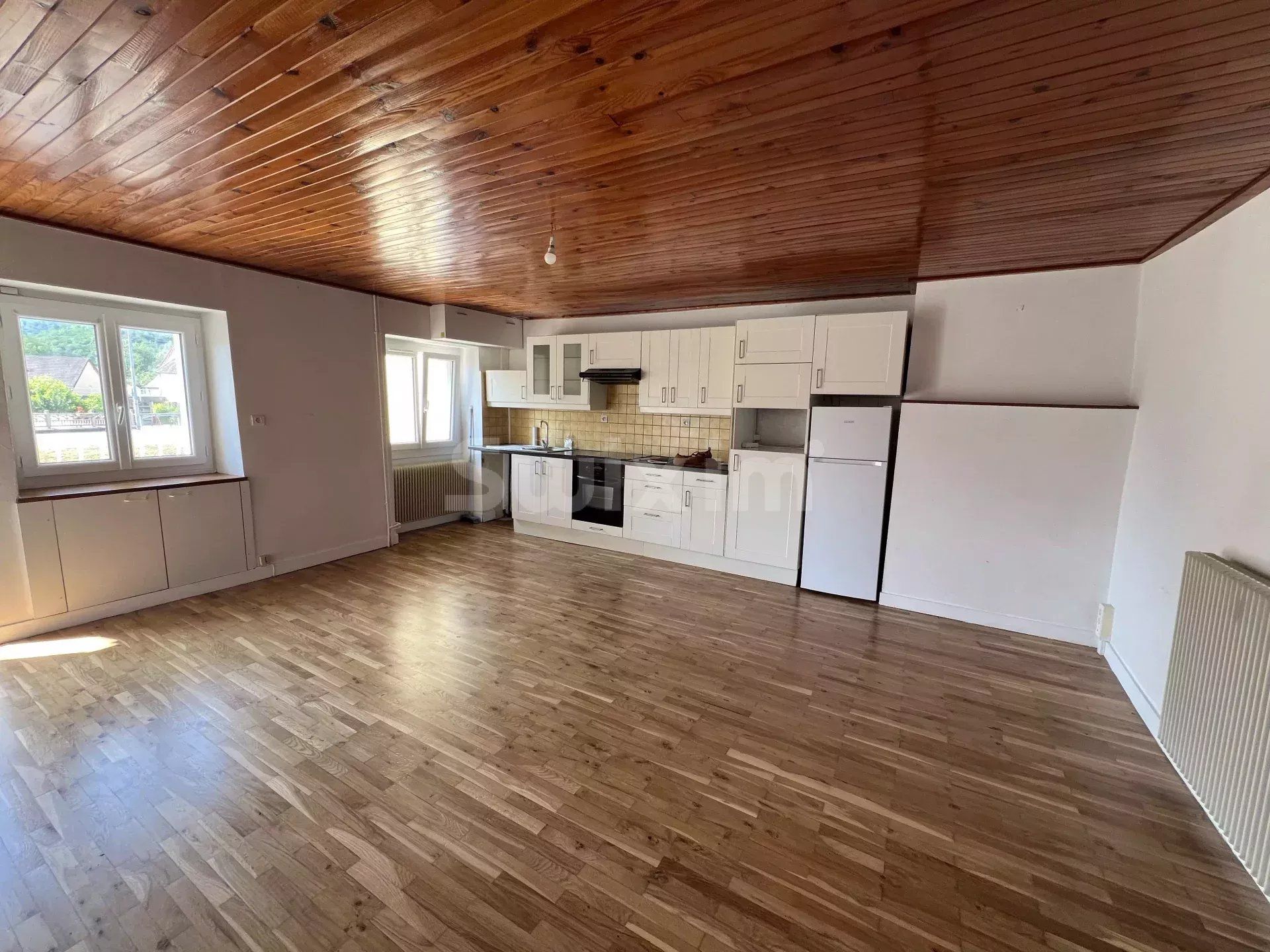 casa 4 Quartos para venda sobre Lons-le-Saunier (39000)