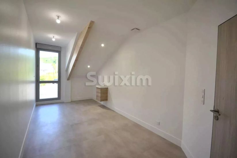 Location Commerce Sallenôves 1 pièce 15.3 m²