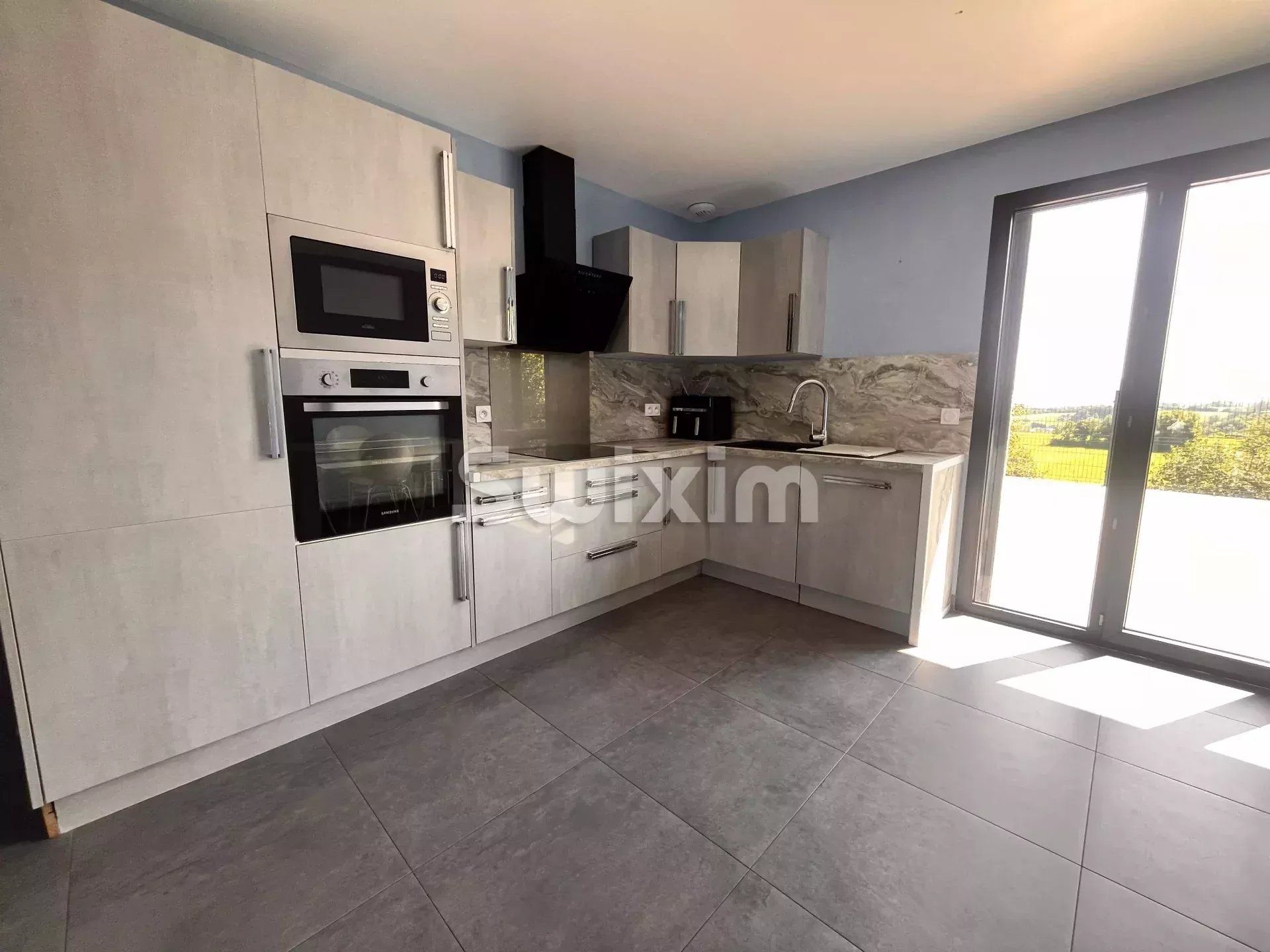 casa 4 Quartos para venda sobre Chilly (74270)