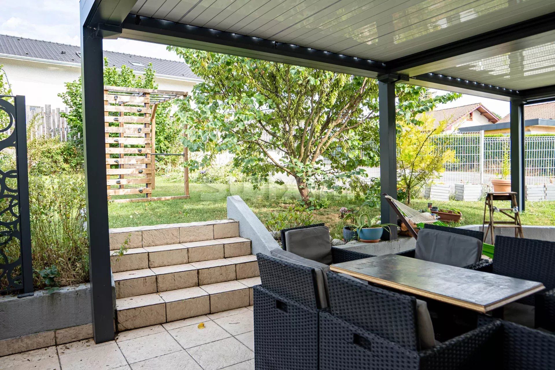 house 7 Rooms for sale on Loisin (74140)