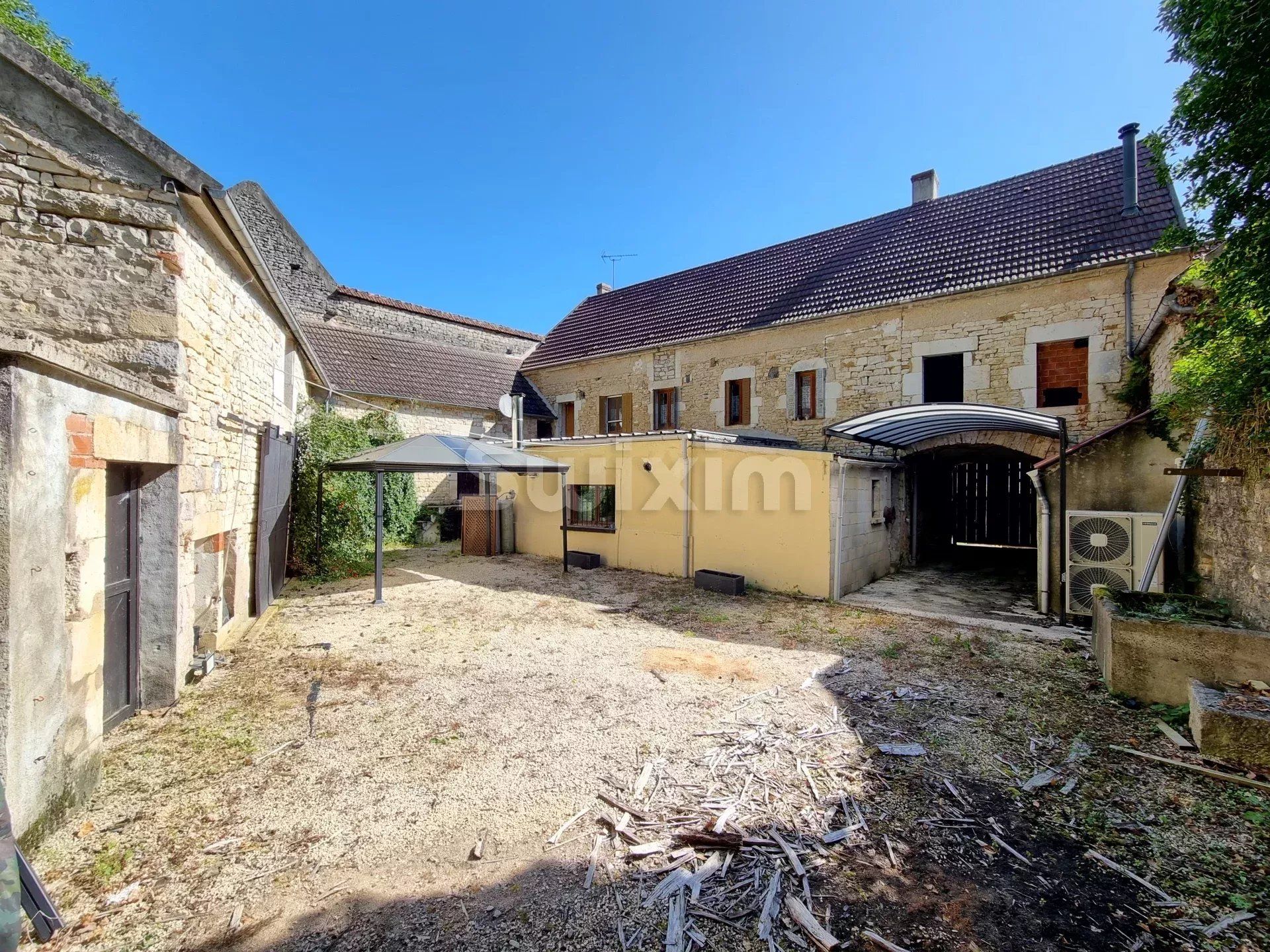 house 6 Rooms for sale on Asnières-sous-Bois (89660)