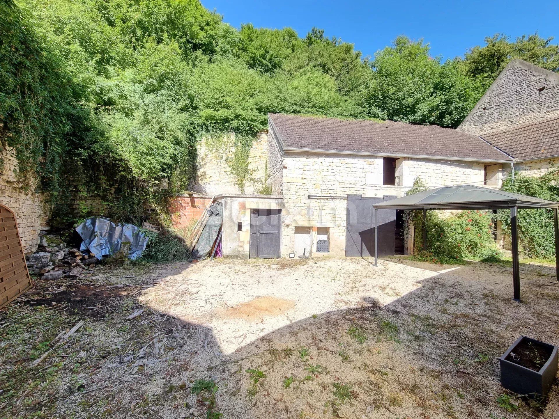 casa 6 Camere in vendita su Asnières-sous-Bois (89660)