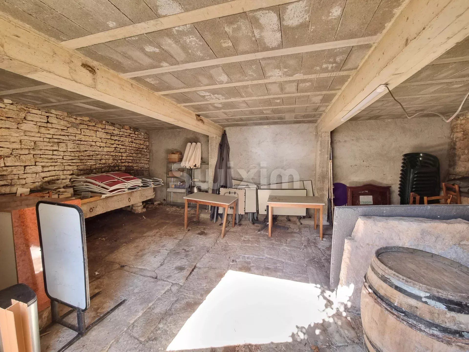 casa 6 Camere in vendita su Asnières-sous-Bois (89660)