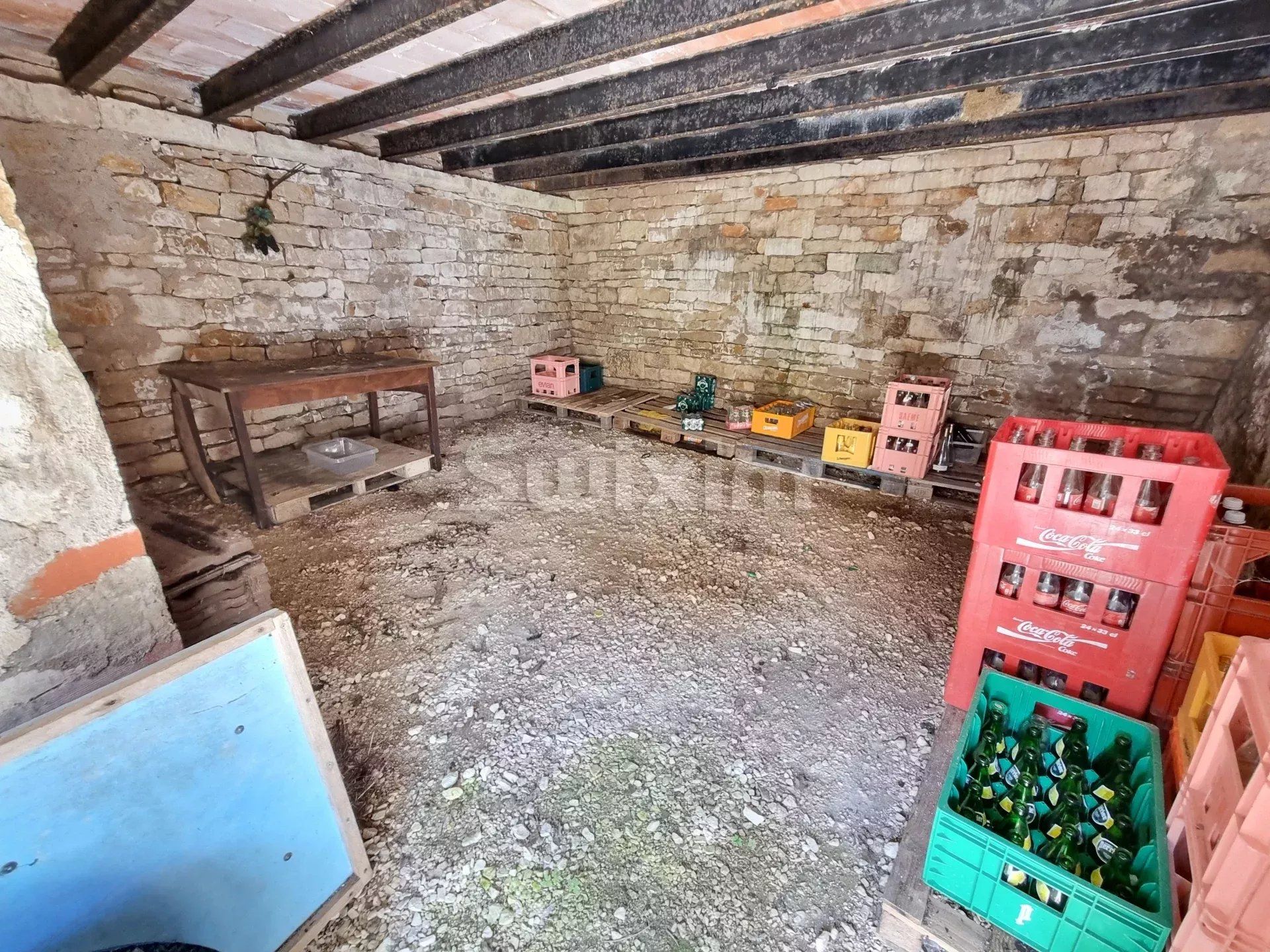 house 6 Rooms for sale on Asnières-sous-Bois (89660)