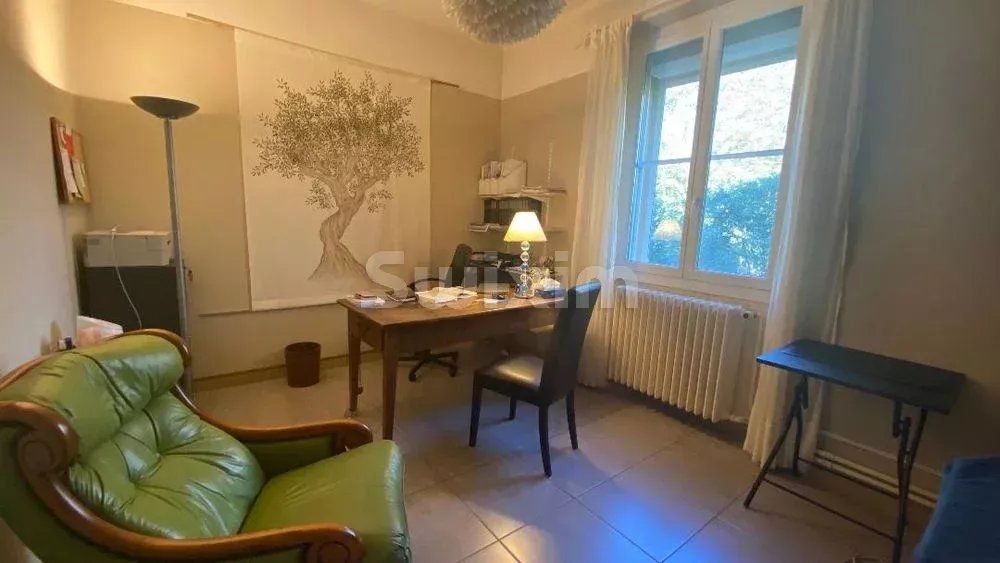 casa 7 Camere in vendita su Alès (30100)