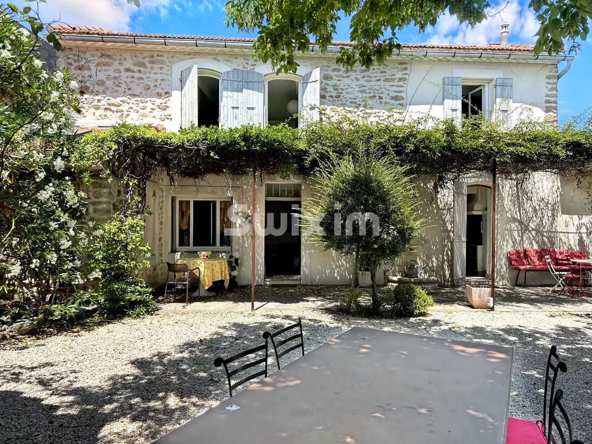 bastide 8 Pièces en vente sur Sainte-Cécile-les-Vignes (84290)