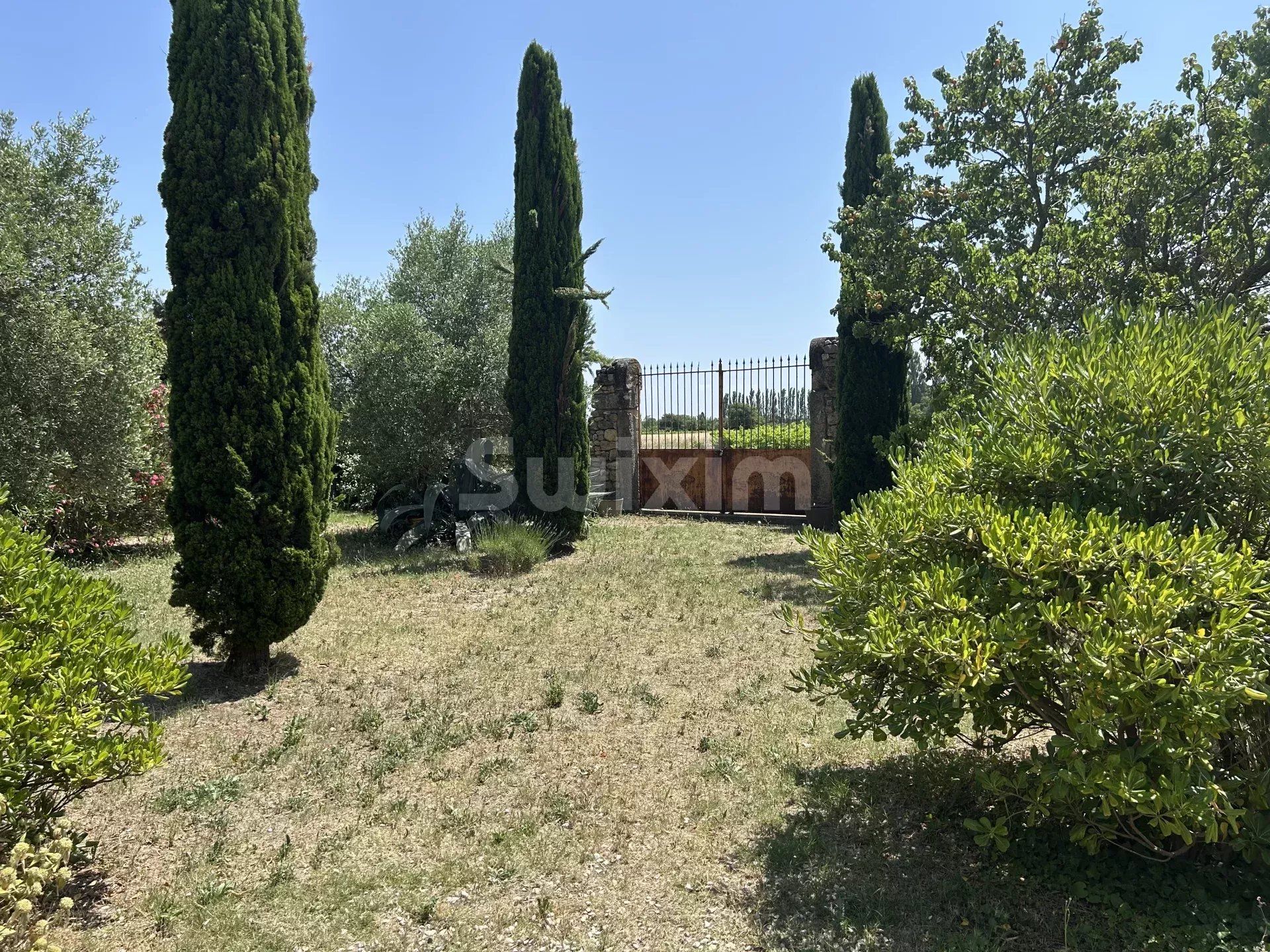 bastide 8 Quartos para venda sobre Sainte-Cécile-les-Vignes (84290)