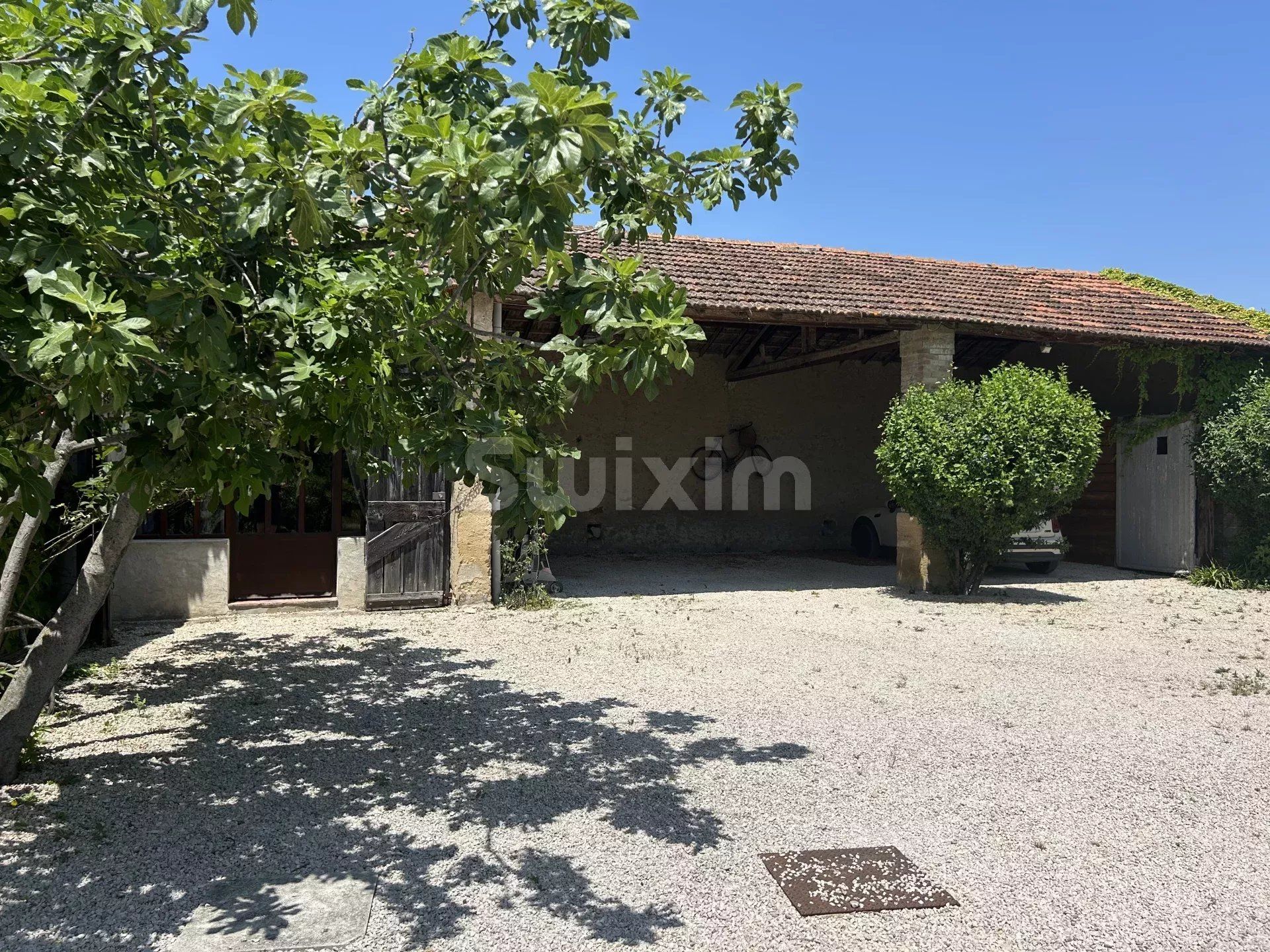 bastide 8 Quartos para venda sobre Sainte-Cécile-les-Vignes (84290)