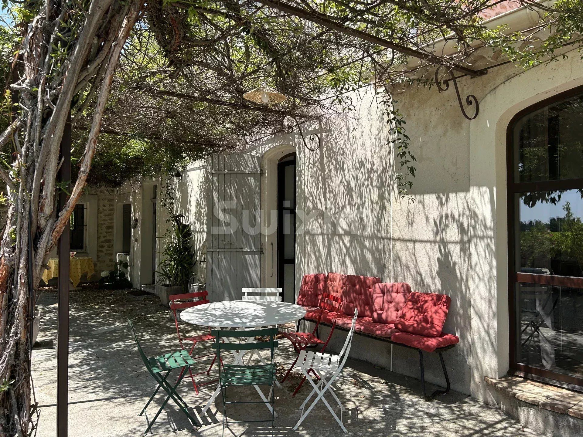 bastide 8 Quartos para venda sobre Sainte-Cécile-les-Vignes (84290)