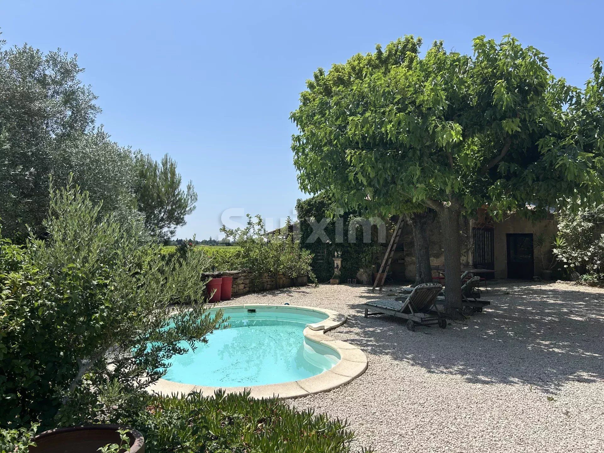 bastide 8 Quartos para venda sobre Sainte-Cécile-les-Vignes (84290)