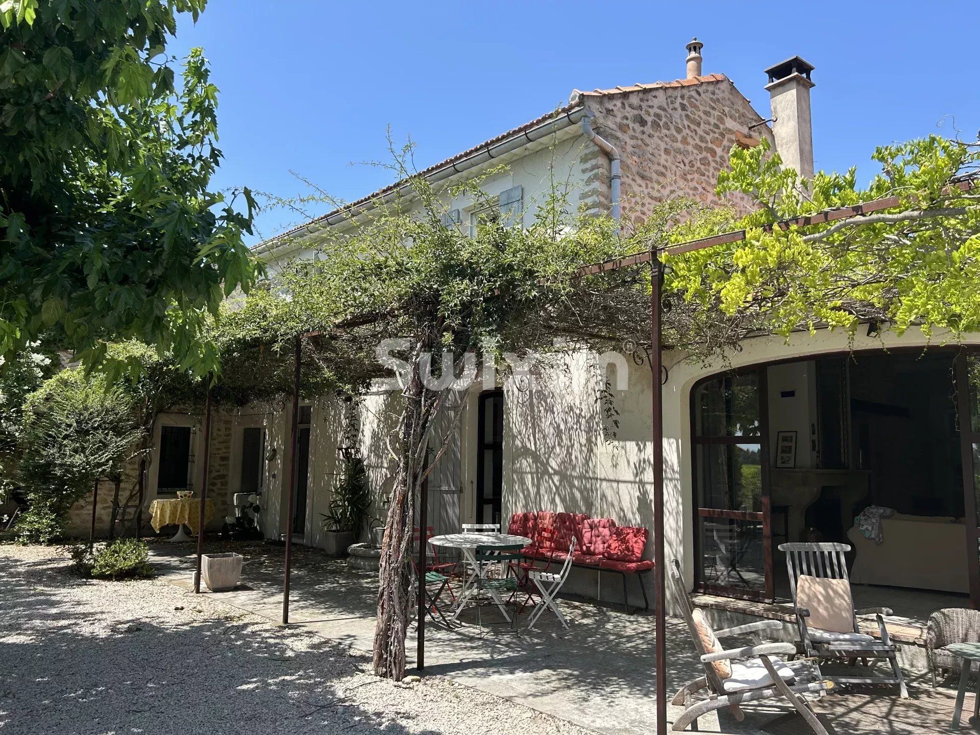 bastide 8 Pièces en vente sur Sainte-Cécile-les-Vignes (84290)