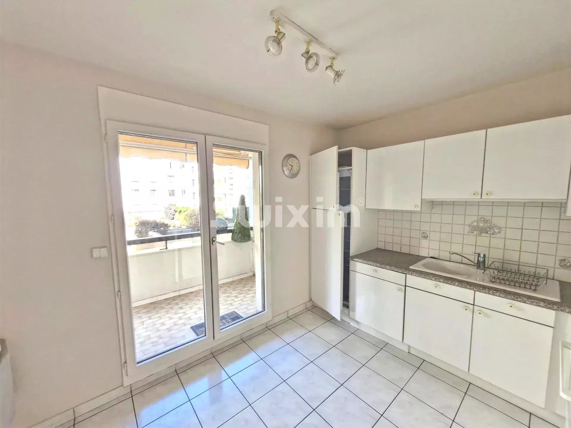 apartment 4 Rooms for sale on Annecy (74000)