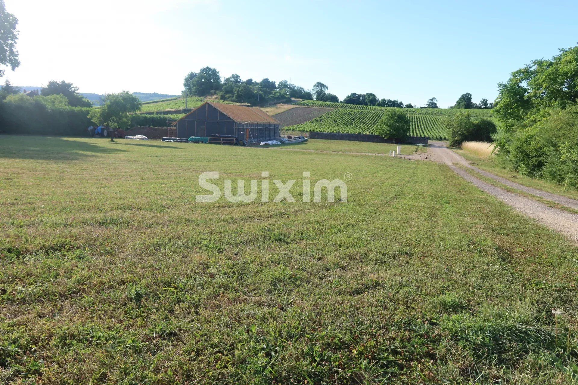 buildable land for sale on Mellecey (71640)