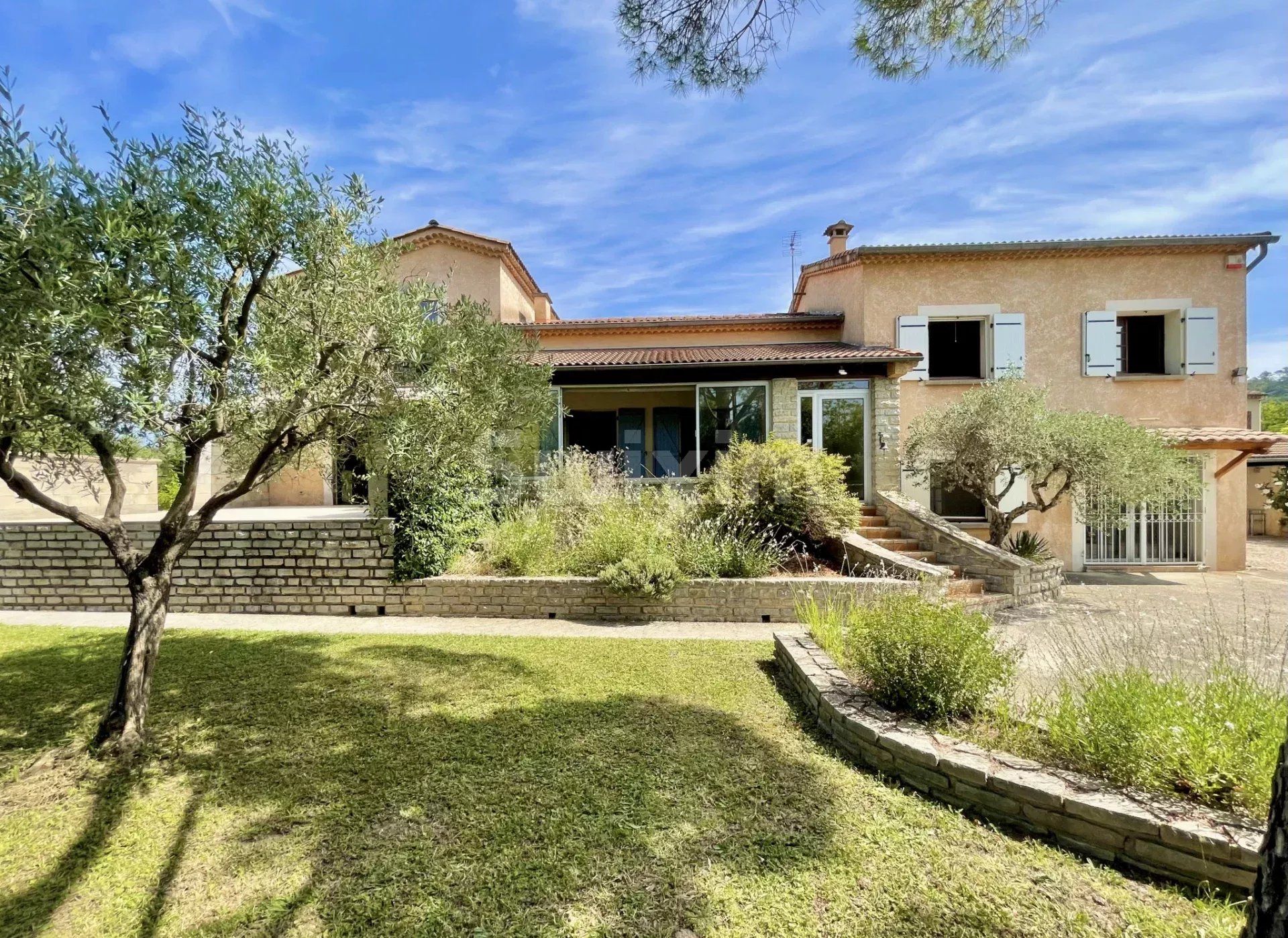 villa 7 Zimmer zum verkauf auf Alès (30100)