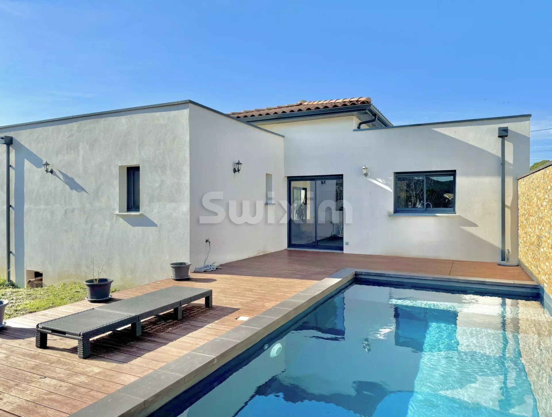 villa 4 Rooms for sale on Alès (30100)