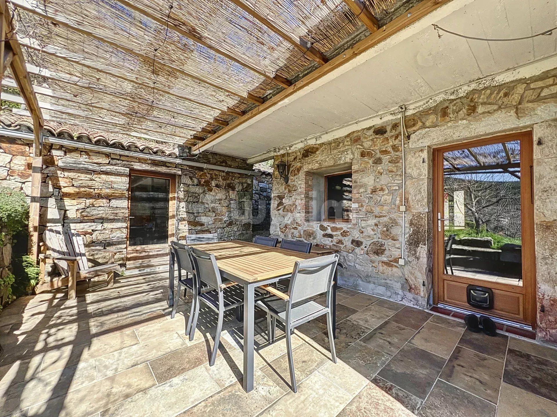 mas 7 Camere in vendita su Portes (30530)