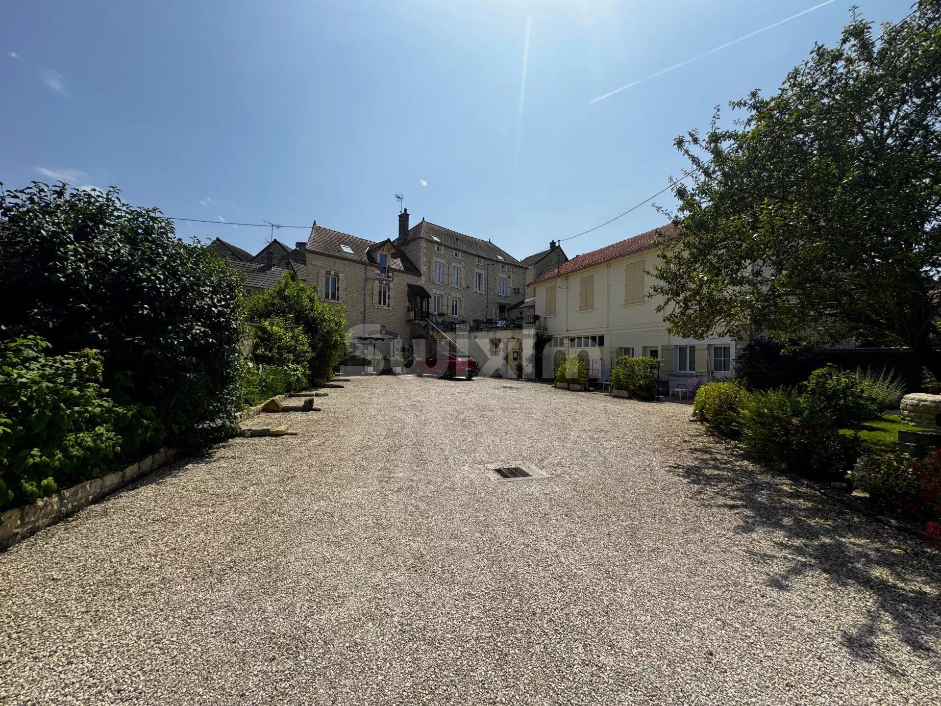 casa 16 Quartos para venda sobre Noyers (89310)