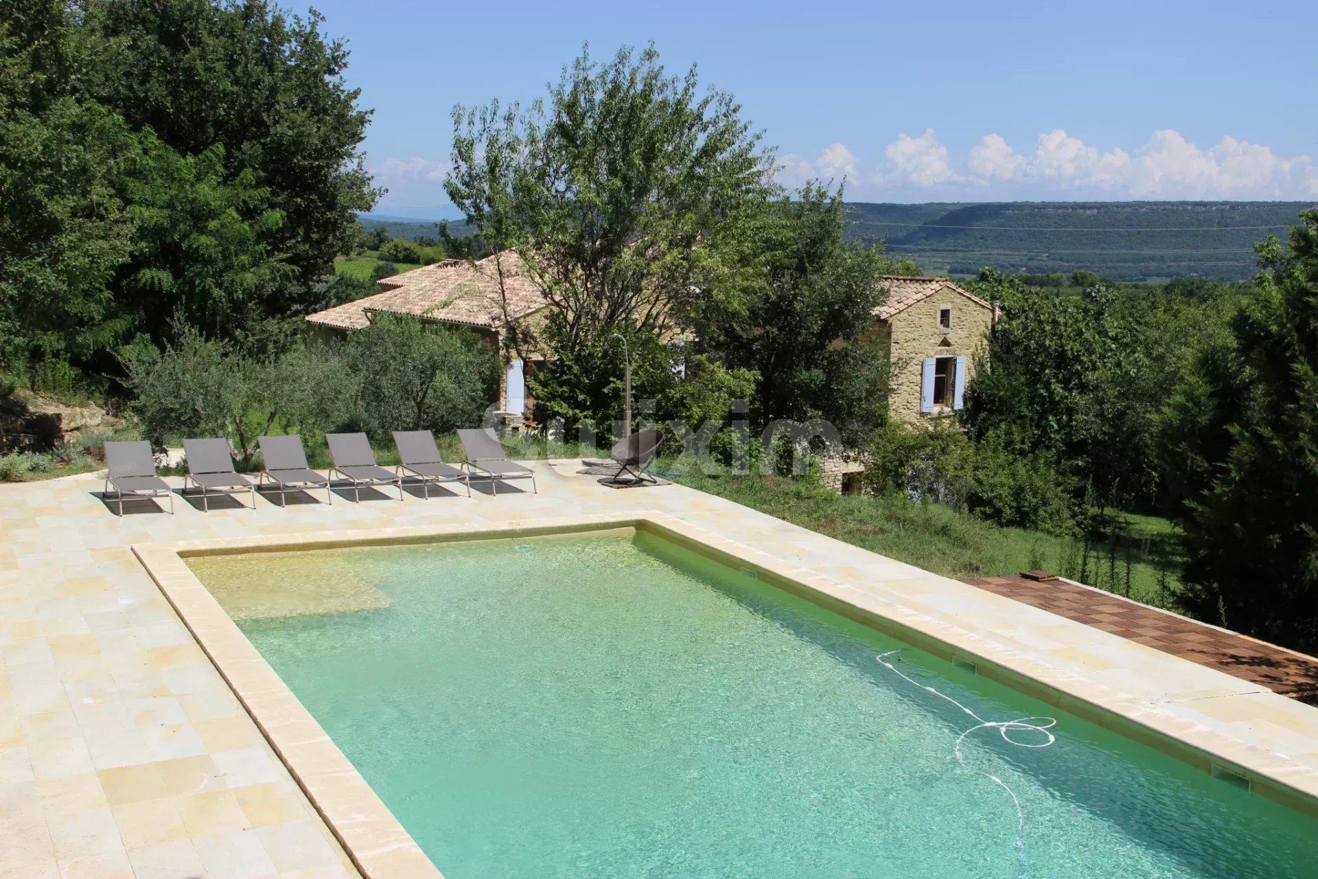 mas 11 Camere in vendita su Tresques (30330)