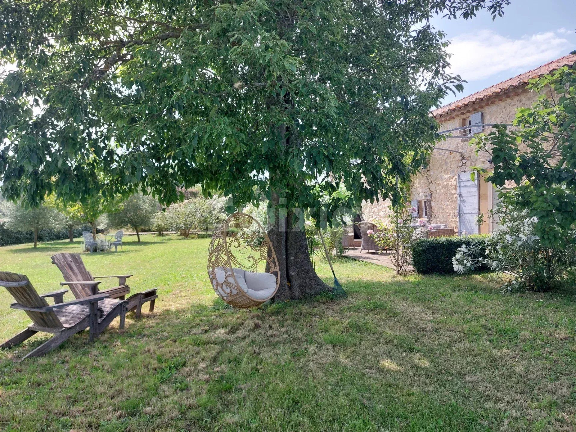 propiedad 8 Salas en venta en Uzès (30700)