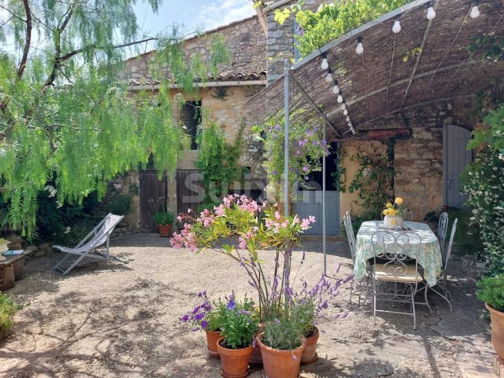 Venta Propiedad Uzès 8&nbsp;Salas 220&nbsp;m²