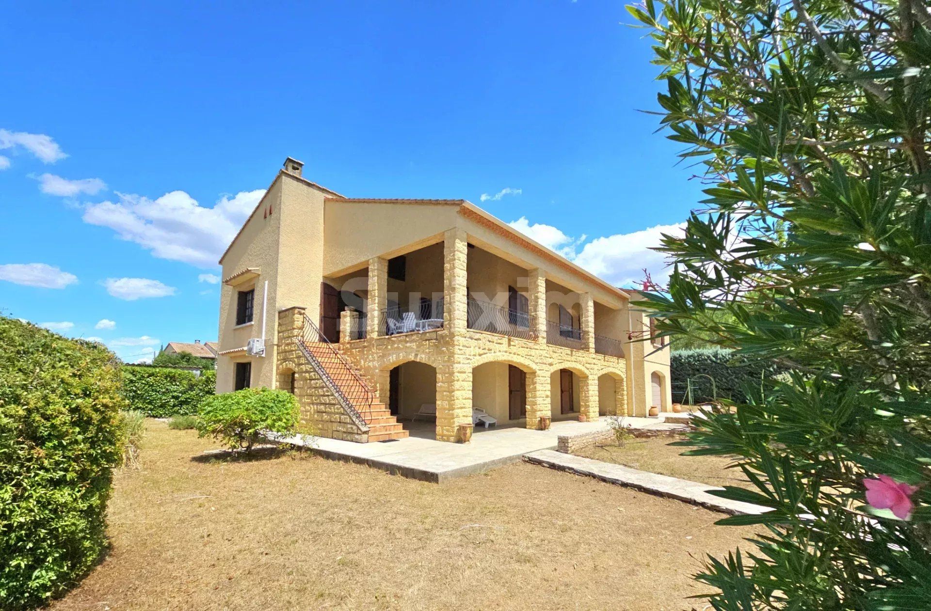 casa 11 Camere in vendita su Bagnols-sur-Cèze (30200)