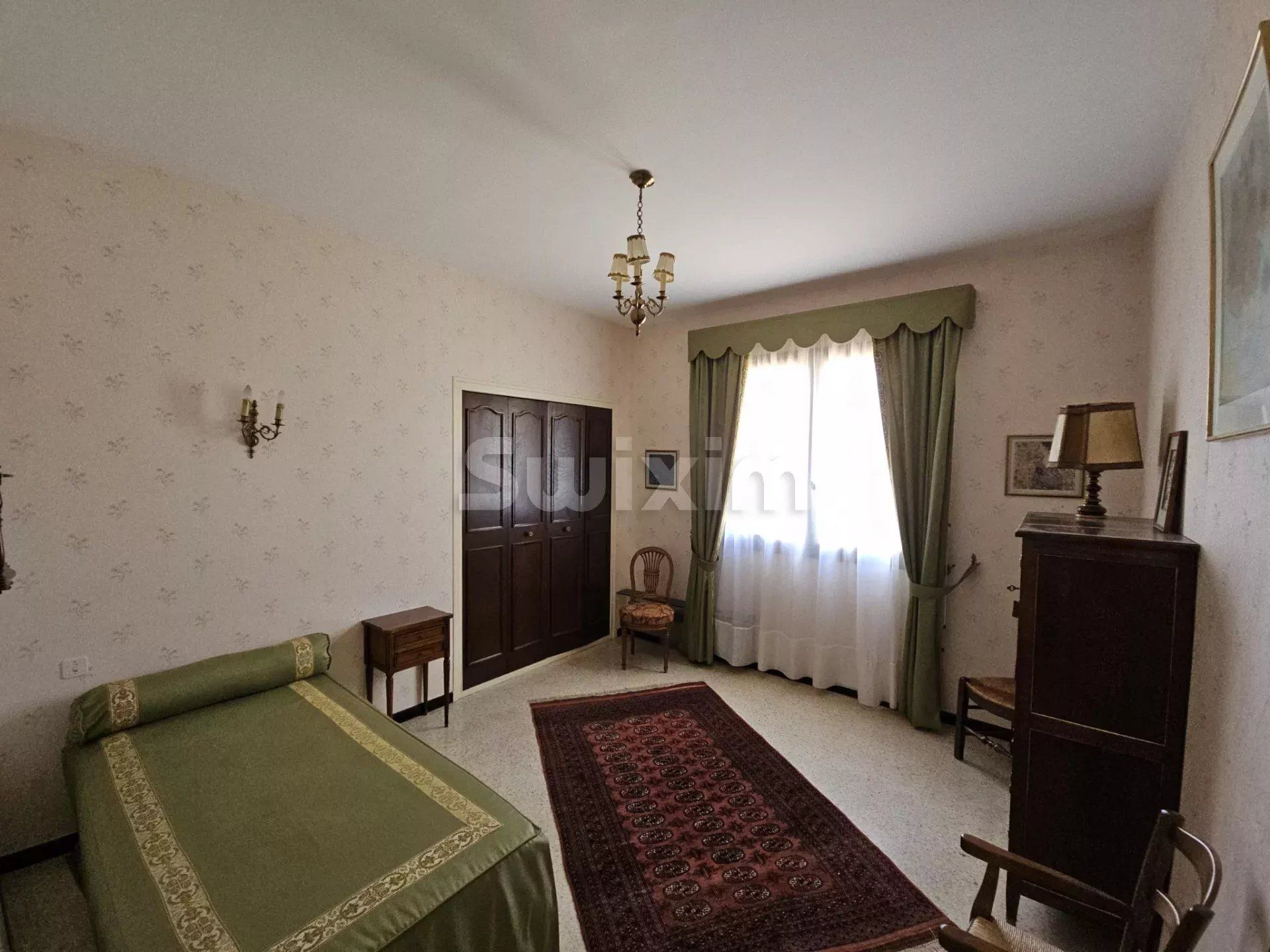 villa 11 Zimmer zum verkauf auf Bagnols-sur-Cèze (30200)