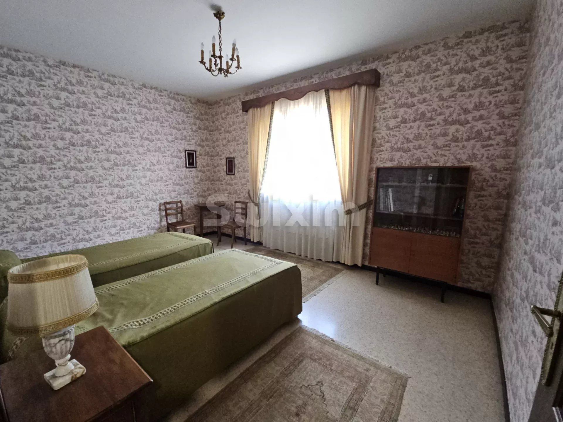 villa 11 Zimmer zum verkauf auf Bagnols-sur-Cèze (30200)