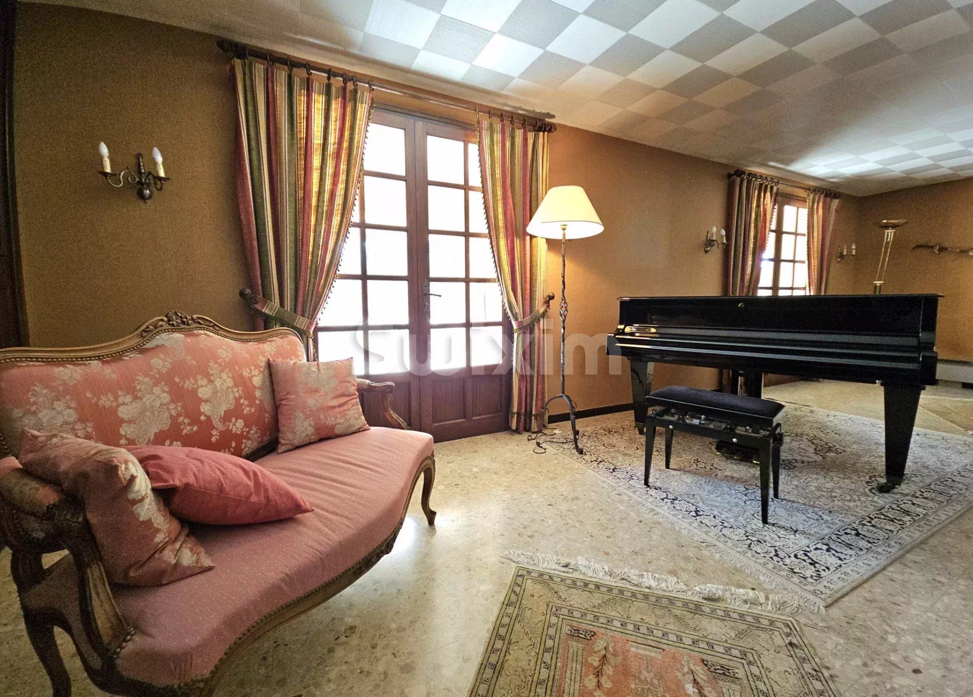 villa 11 Zimmer zum verkauf auf Bagnols-sur-Cèze (30200)