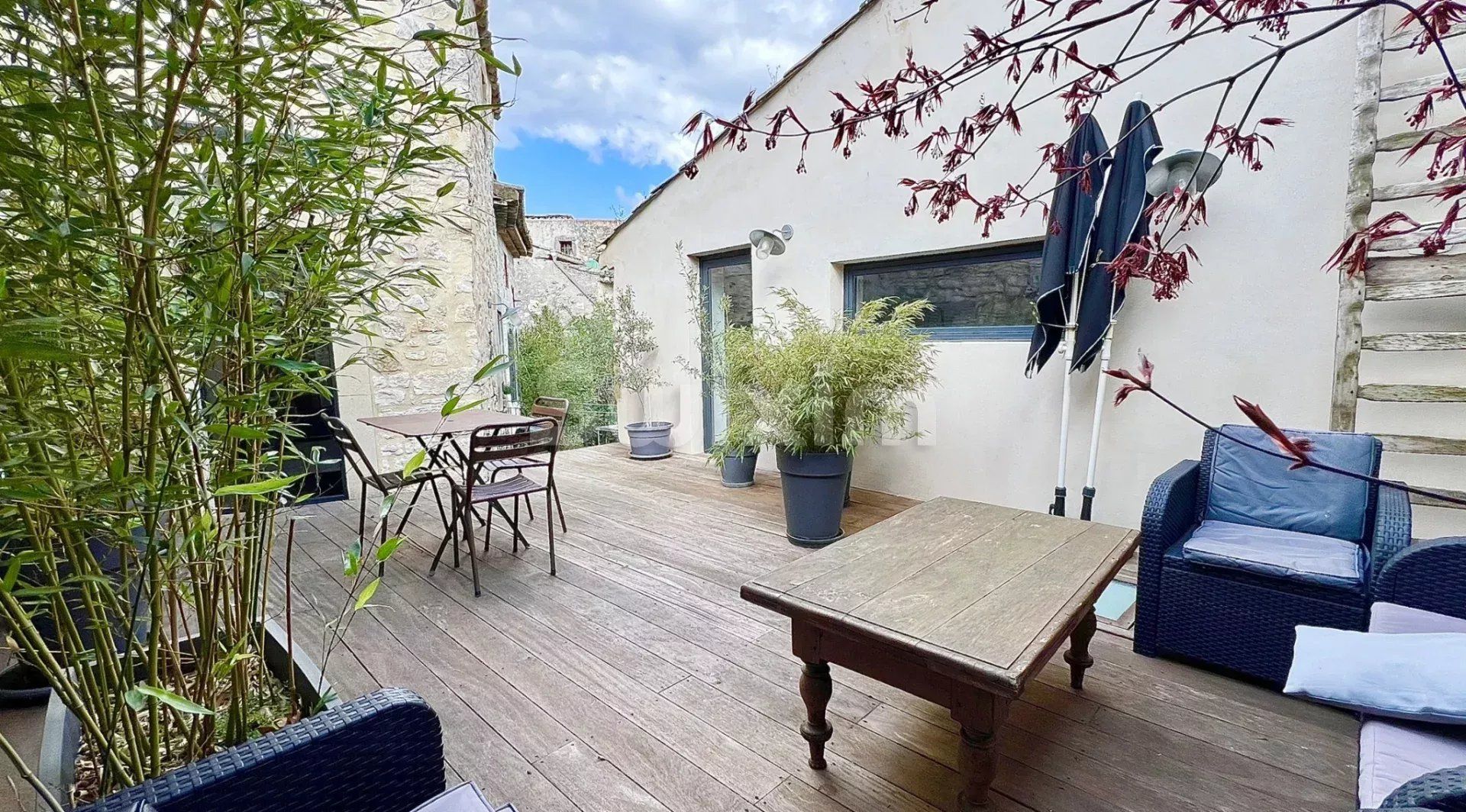 casa 6 Camere in vendita su Arpaillargues-et-Aureillac (30700)