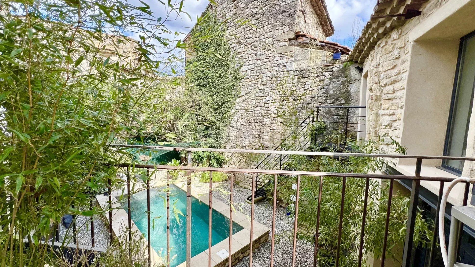 casa 6 Camere in vendita su Arpaillargues-et-Aureillac (30700)