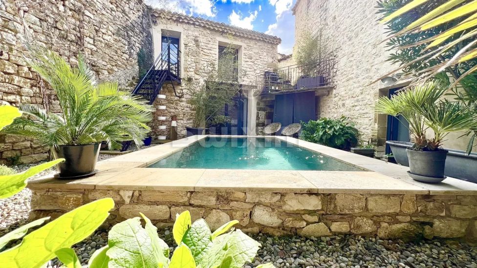 Sale House Arpaillargues-et-Aureillac 6 Rooms 309.55 m²