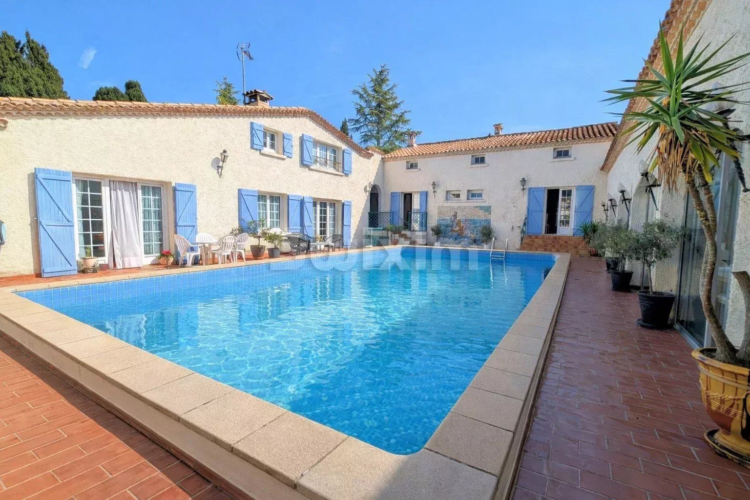 proprietà 30 Camere in vendita su Nîmes (30000)