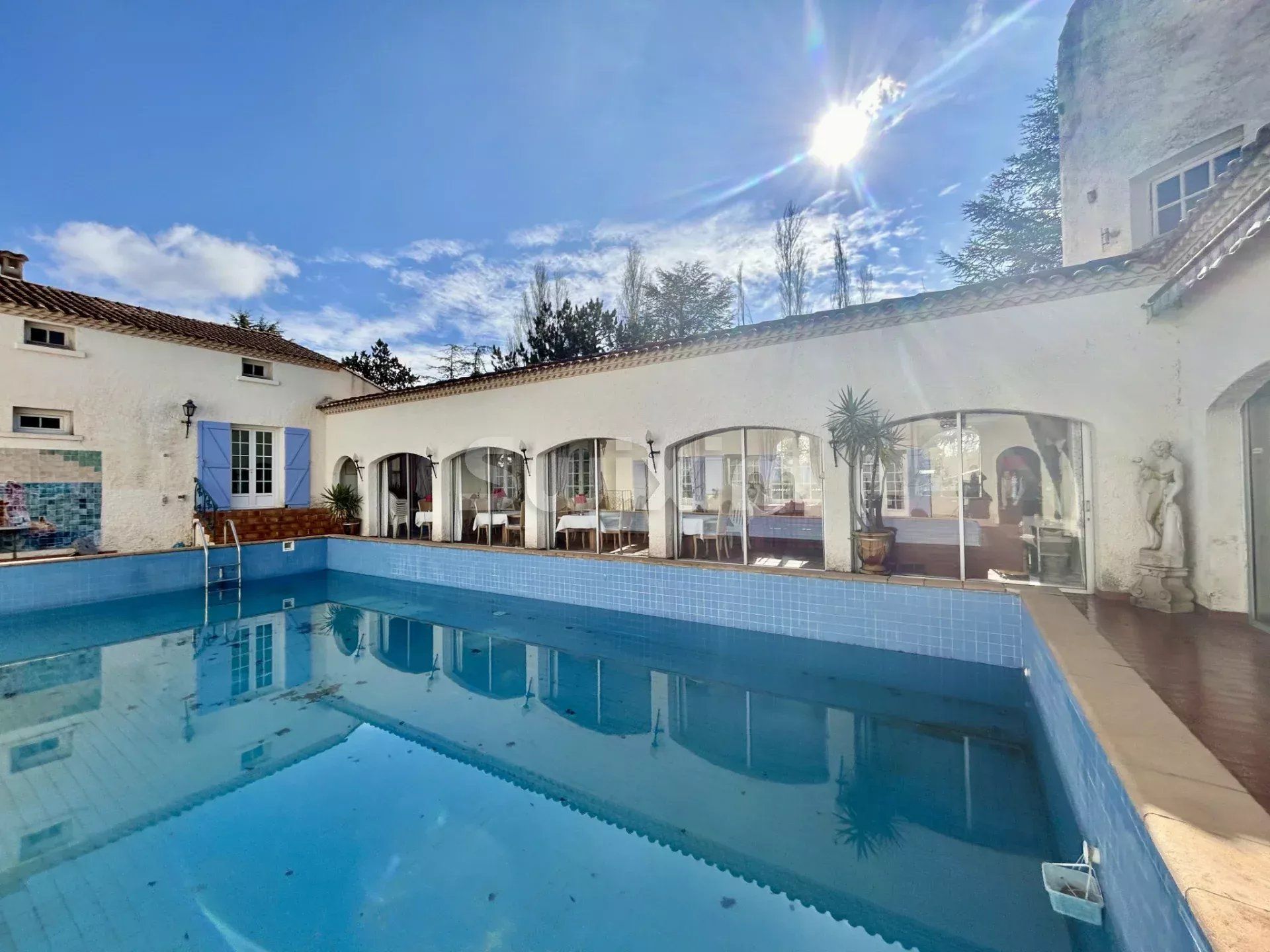 proprietà 30 Camere in vendita su Nîmes (30000)